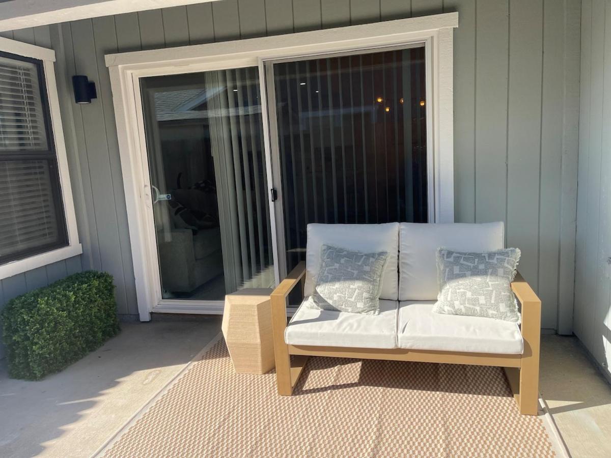 Quiet Community, Stylish Escape